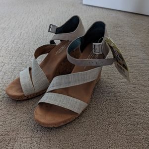 Toms heels